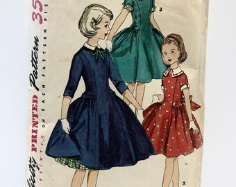 Vintage 1950's Simplicity 1296 Girl's Dress with Detachable Collar and Cuffs Pattern Size 12