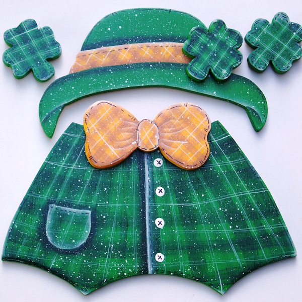 St Patricks Day  - Wooden "Seasonal Bear n Friends" Outfit - Decoration