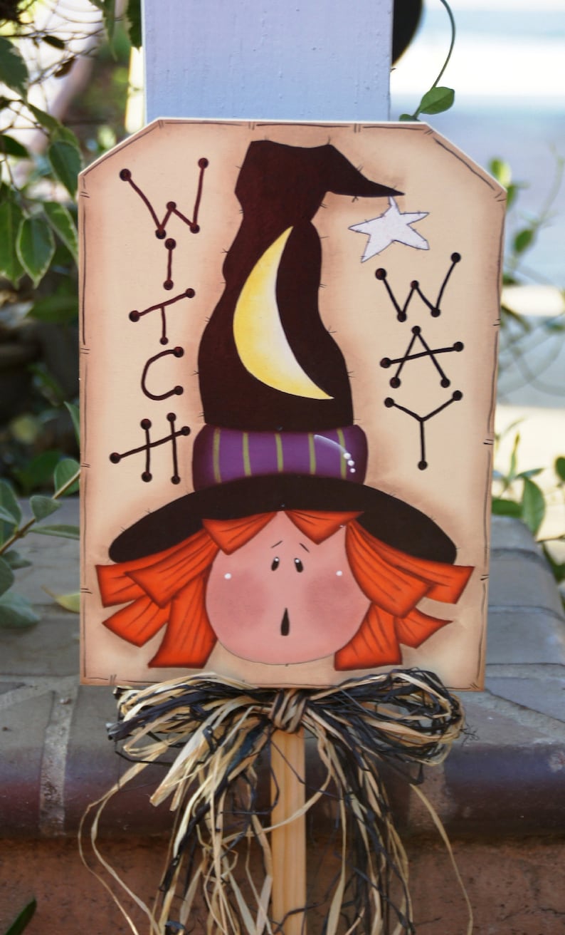 Witch Way Halloween Wood Yard Stake Outdoor Yard Halloween Sign Decoration image 3