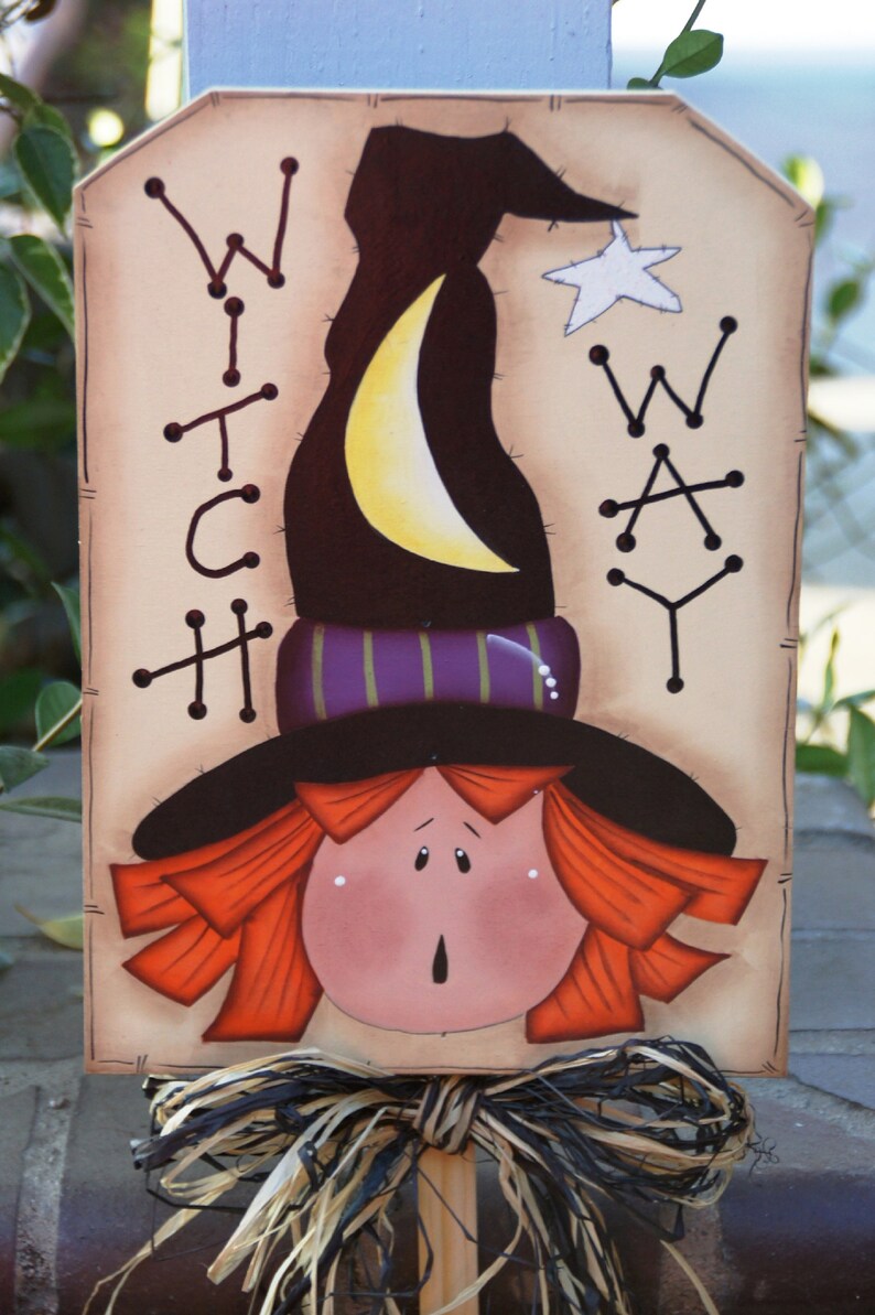 Witch Way Halloween Wood Yard Stake Outdoor Yard Halloween Sign Decoration image 2