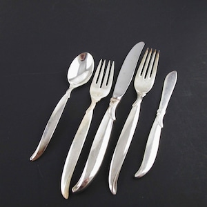 Five Piece &#39;Flair&#39; Place Setting - 1847 Rogers Bros. &#39;Flair&#39; Pattern Silverplate - Dinner+Butter Knife, Teaspoon, Dinner+ Salad Forks