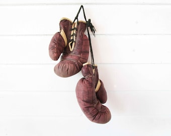 Vintage 'J.C. Higgins 28, No. 1420' Boxing Gloves - Youth Boxing Gloves - Pugilist Collectors - Soft Leather Boxing Gloves - Sports Room