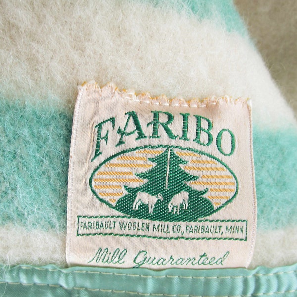 Vintage 1950s 'Faribo' Wool Blanket  - Evergreen Tree Pattern Blanket - Green and Cream Colors - Satin Binding  - Wool 70" by 84" Full Size