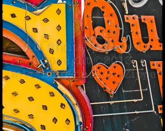 Heart & Letter Qu Q U, Las Vegas Art des enseignes emblématiques Neon Boneyard sous forme de photographie d'art