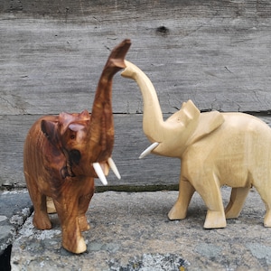 Vintage houten olifantsstandbeeld Houten olifant Houten gesneden olifant Modern interieur