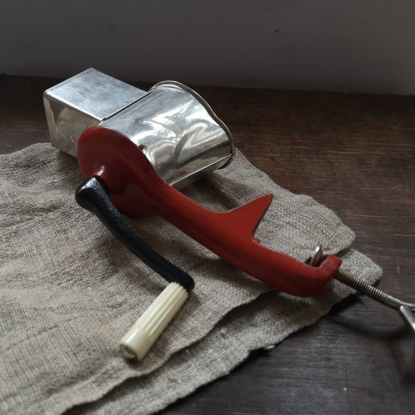 Vintage German Nut Grinder Kitchen hand crank mincer Metal meat chopper Vintage kitchen tool