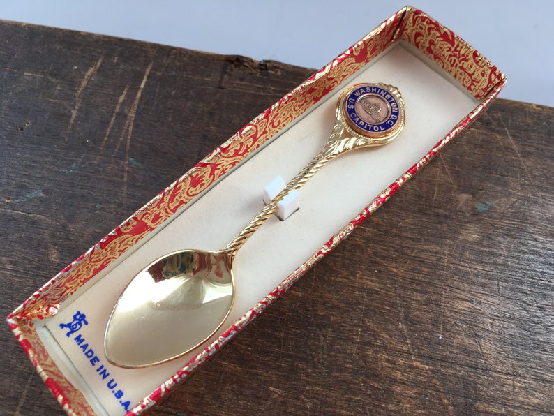 Vintage souvenir teaspoon Vintage Washington teaspoon USA small souvenir spoon Collectible spoon