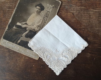 Vintage white Handkerchief White square handkerchief Vintage Bride accessory Vintage style wedding handkerchief Gift for bridesmaid