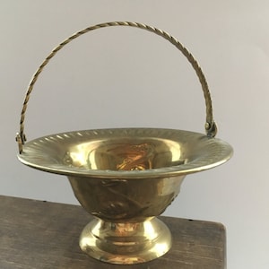 Small brass basket Golden metal basket Scandinavian brass basket Candy basket Brass Trinket basket