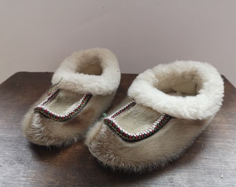 Vintage Laplander Saami slippers Reindeer fur slippers Real fur slippers Scandinavian folk Ethnic eskimo shoes