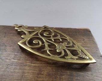 Vintage brass trivet Brass pot holder Vintage kitchen