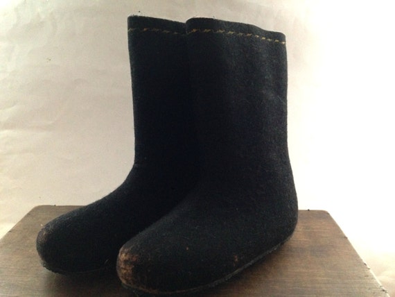Vintage black wool boots Black woolen 