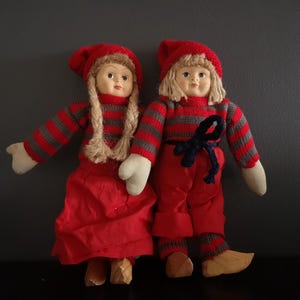 Svensk jultomtepojke Skandinavisk juldocka Älvtomtepojke Vintage julfigurer Julsamlarobjekt