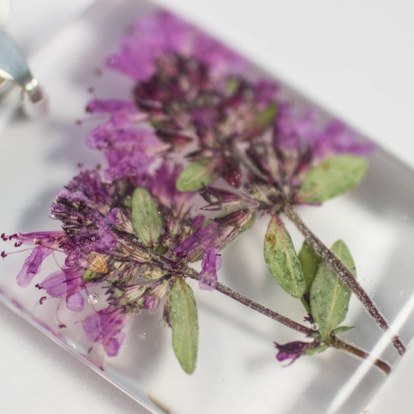 Wild Thyme (Thymus serpyllum) Gardening Jewelry - Botanical Necklace - Herbarium Pendant - Green Witch Pendant - Pressed Flower Resin