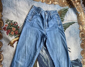 Vintage Liz Claiborne jeans, high waist tapered jeans, vintage jeans