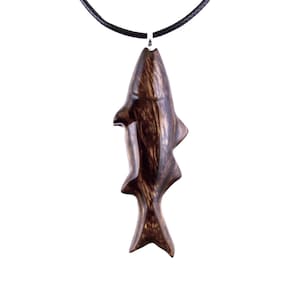 Handgeschnitzte Fisch-Halskette, hölzerner gestreifter Barsch-Anhänger, Fischer-Schmuck, hölzerne Herrenhalskette, ein einzigartiges Geschenk für ihn