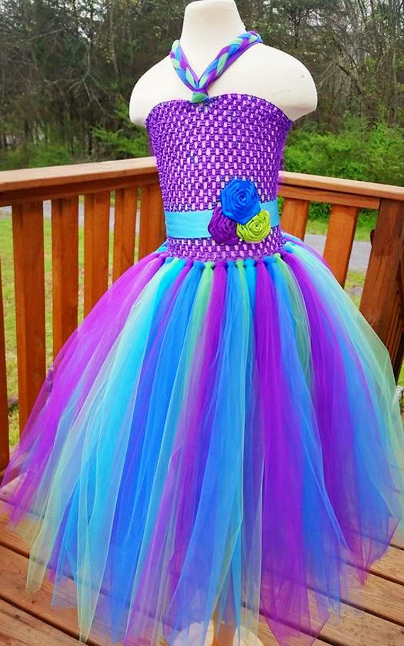 green emerald velvet dress Amazon.com: Lime Green Blue White Balloon Garland Arch Kit, 122PCS Royal  Blue Lime Green White and Metallic Silver Balloons for Boys Girls Birthday  Wedding Baby Shower Ocean Sea Party Supplies Decorations :