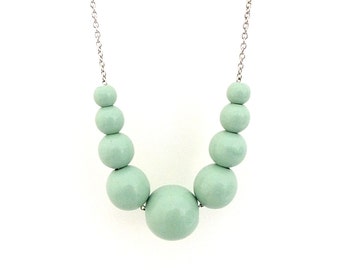 Mint green necklace, graduated wood bead necklace, beaded necklace, mom necklace, spring jewelry