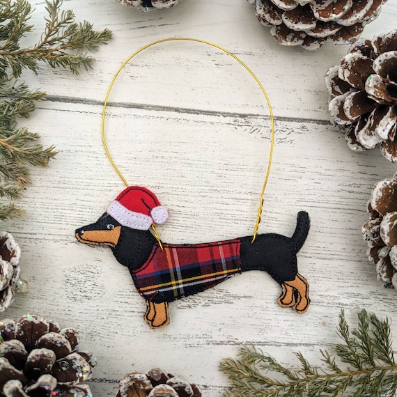 Sausage dog tree clearance decorations