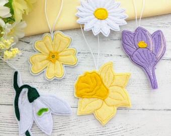 British flower, spring flowers, primrose decoration, snowdrops, daffodils, crocus, daisy, floral decorations, UK flowers