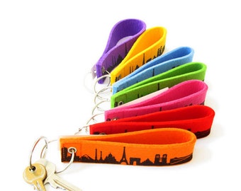 PARIS Schlüsselanhänger aus Wollfilz- handgefertigtes, modernes Schlüsselband zum Verschenken bei Hochzeitsfeiern, Einweihungen und Reisen