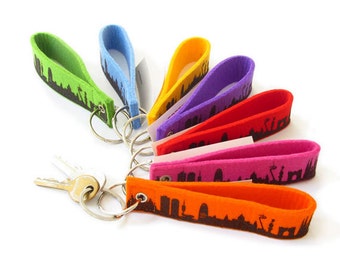 Barcelona Schlüsselanhänger Filz viele Farben - Modernes Schlüsselband zum Verschenken - Geschenk für Einzug Umzug Reise - 44spaces