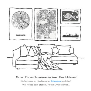 K&ouml;nnte beinhalten: Eine Schwarzwei&szlig;-Zeichnung eines Sofas mit Kissen und einer Decke. Das Sofa steht vor einer Wand mit drei gerahmten Schwarzwei&szlig;-Karten. Die Karten sind von Salzburg, Venedig und Tokio. Der Text "Schau Dir auch unsere anderen Produkte an!" befindet sich unter dem Sofa. Der Text "Einfach unseren H&auml;ndlernamen 44spaces anklicken!" befindet sich unter der ersten Textzeile. Der Text "Viel Freude beim St&ouml;bern, Finden & Verschenken..." befindet sich unter der zweiten Textzeile.