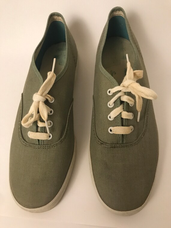Vintage PF Flyers Tennis Shoe Size 7 1/2 Woman's C