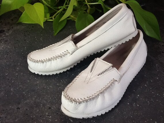 white minnetonka moccasins