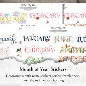 Peut inclure: Ensemble d'autocollants décoratifs avec les noms des mois, chacun orné d'illustrations saisonnières. Ces autocollants sont conçus pour les agendas, les journaux et la tenue de souvenirs. Le texte "Month of Year Stickers" est visible.