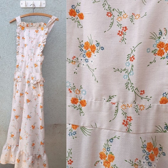 Vintage 1970's Adorable Floral Print Girl Pinafor