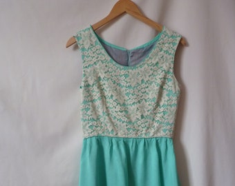 Handmade Vintage green and lace dress 1960s  UK 8 , US 4