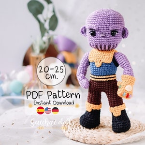 Puede incluir: Patrón de crochet para un amigurumi Thanos morado. La muñeca mide 20-25 cm de alto y lleva un traje azul y amarillo. El patrón está disponible para descarga instantánea. Patrón PDF Descarga instantánea.