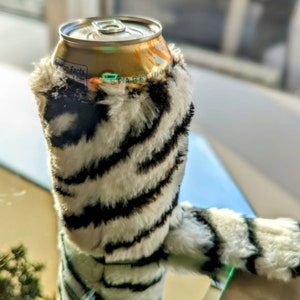 2 qty Faux Fur w/Tail Beverage Insulator CAN/Bottle & CUP Size PocketHuggies Beer, Water, Coffee Bengal Clemson Bearcat Cincinnati WHITE TIGER W/TAIL