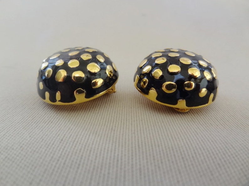 JOHN Enamel /& Gold-tone Clip Earrings 1980/'s Vintage ST