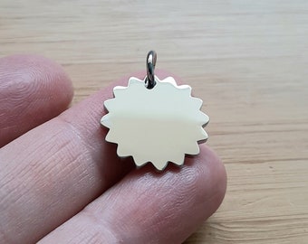 Pendentif Soleil • médaille dentelée 18 mm sequin en acier inoxydable aspect miroir avec ou sans gravure