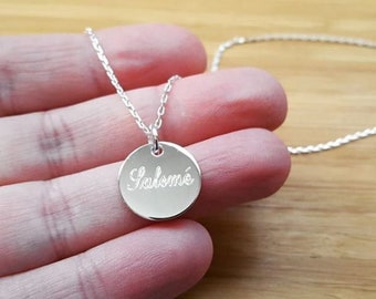 Collier Long Argenté Avec Pendentif Clé - Très Bon État