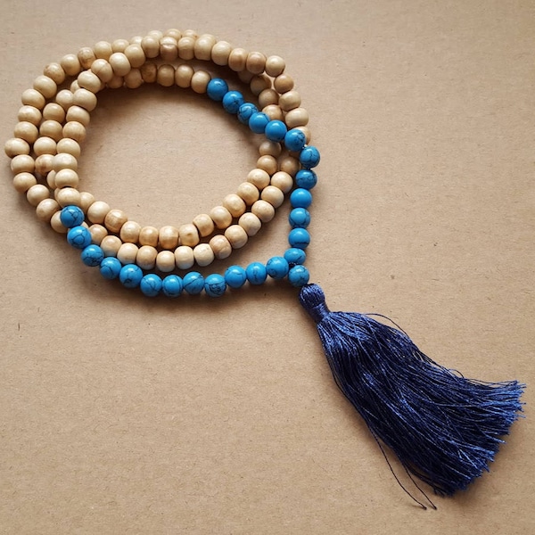 Collier sautoir perles en bois et pierre gemme bleu turquoise et grand pompon