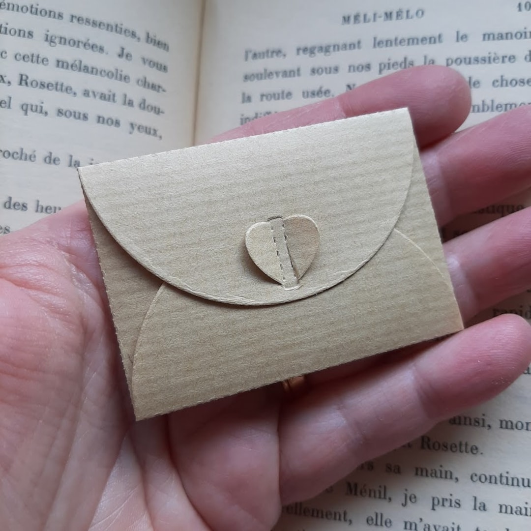 Set of 20 Mini Envelopes • Heart Closure • Kraft or Colored Paper ...