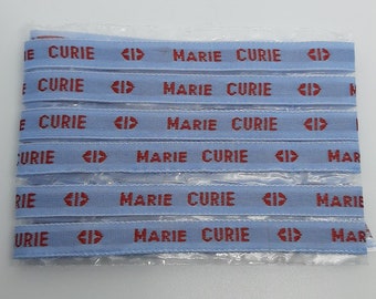 Set of sewing labels • blue background with red text • personalized woven first name • message bracelet • wedding guest gift