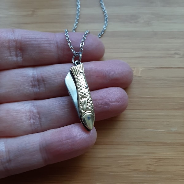 Mini-Fischmesser-Halskette • Miniatur aus Messing und Edelstahl