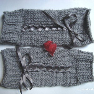 Guantes sin dedos con cordones en steampunk gris plateado 100% lana imagen 2