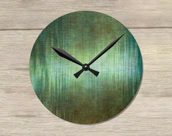 Horloge murale unique, décoration rustique, cadeau pour homme, horloge de ferme, horloge rustique en métal vert, décoration champêtre, cadeau pour lui, décoration de cabane en rondins