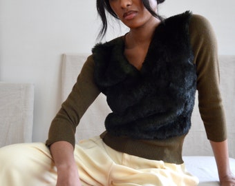 green faux fur pullover v neck sweater with speckled knit sleeves and waistband