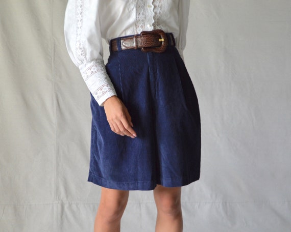 corduroy pleated high waist bermuda shorts in navy
