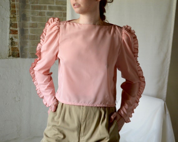 pink ruffle sleeve crop top