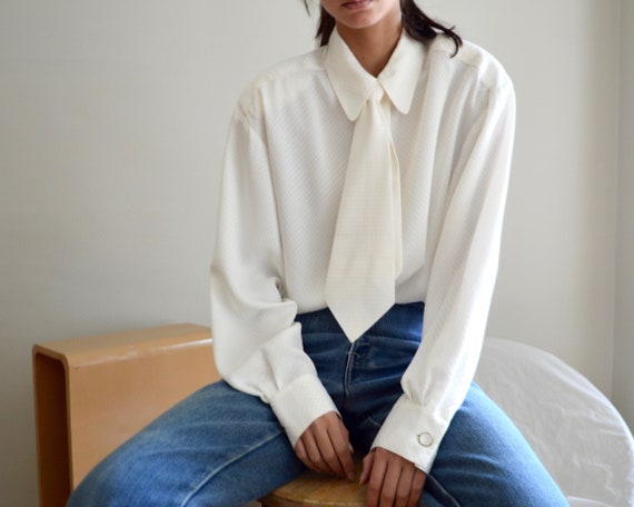 white satin necktie blouse / checkered damask