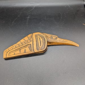 West coast indigenous first Nations hummingbird carving signed