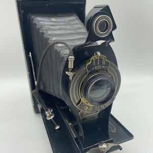 Appareil photo Kodak ancien Brownie autographique pliable n° 3A avec étui en cuir