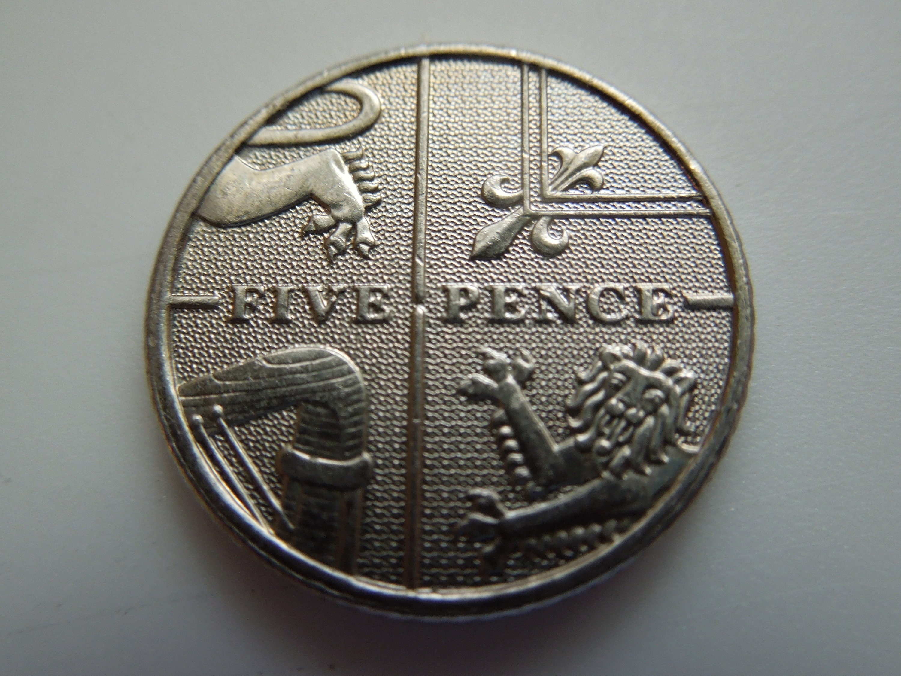 Great Britain Coins, 5 Pence, Crowned Thistle and Shield